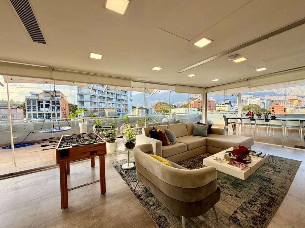 Penthouse en Los Naranjos (Las Mercedes), Caracas