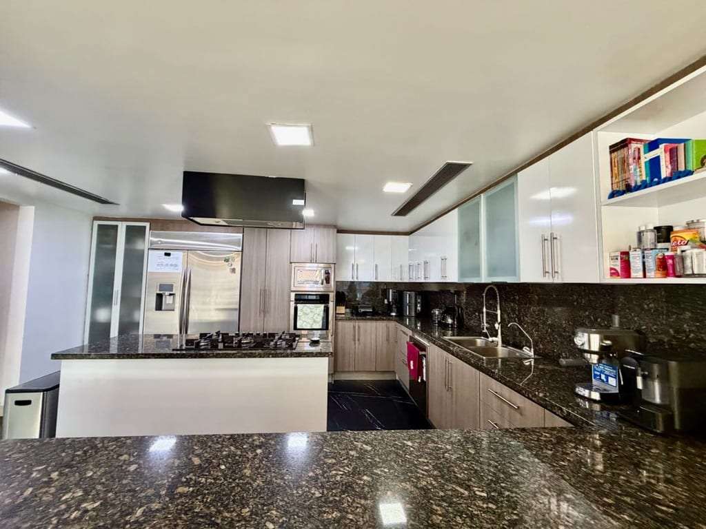 Penthouse en Los Naranjos (Las Mercedes), Caracas
