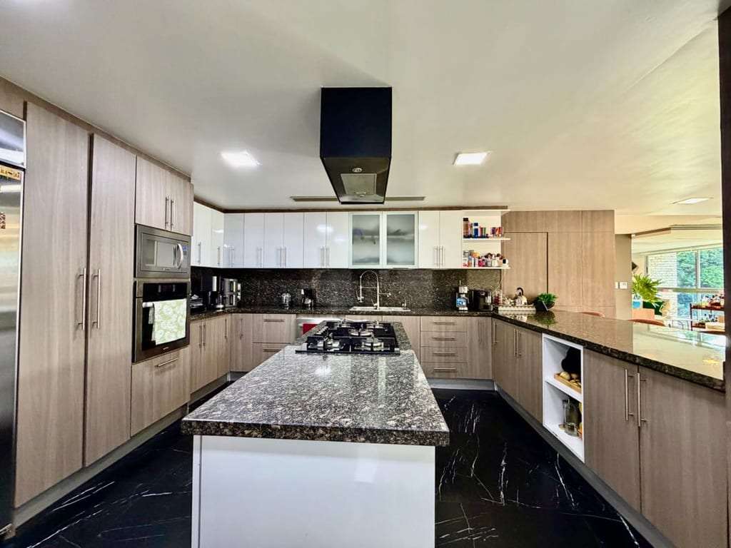 Penthouse en Los Naranjos (Las Mercedes), Caracas