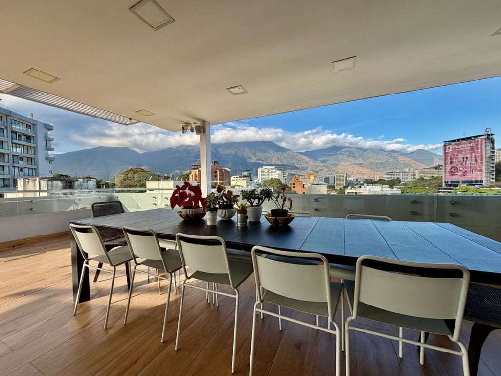 Penthouse en Los Naranjos (Las Mercedes), Caracas