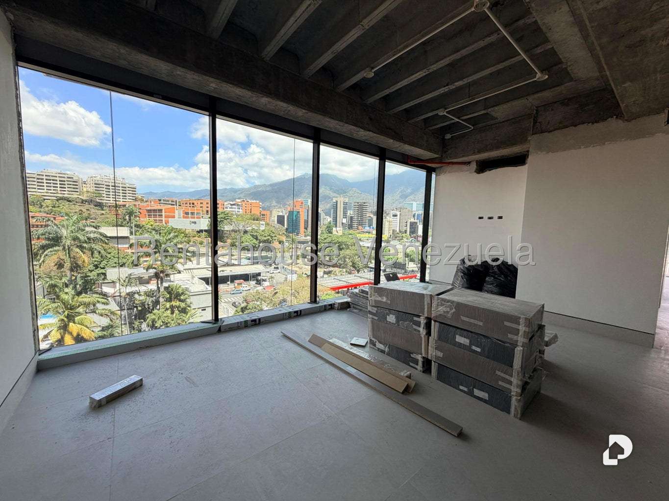 Oficina en Las Mercedes, Caracas – 23