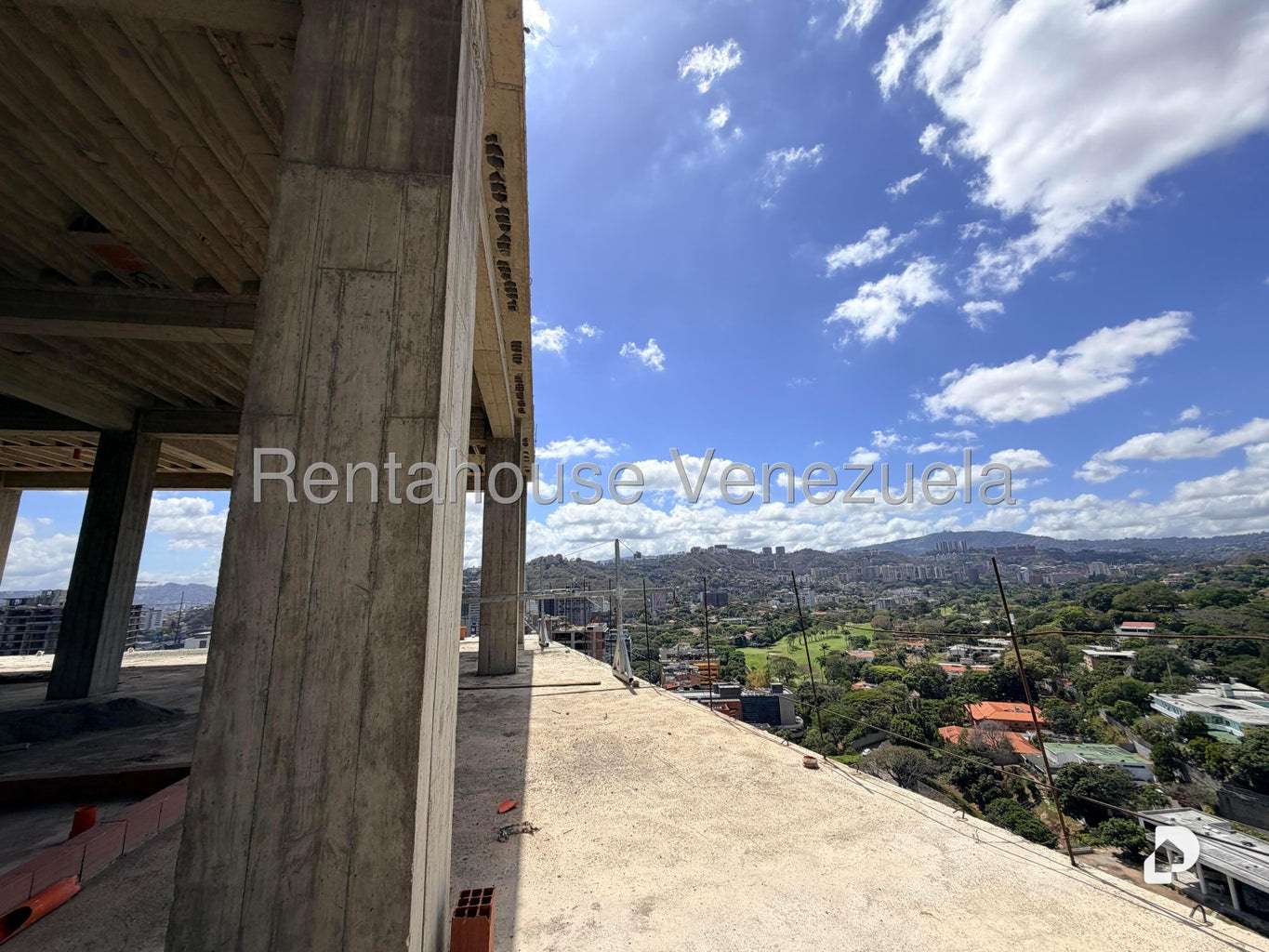 Oficina en Las Mercedes, Caracas – 14