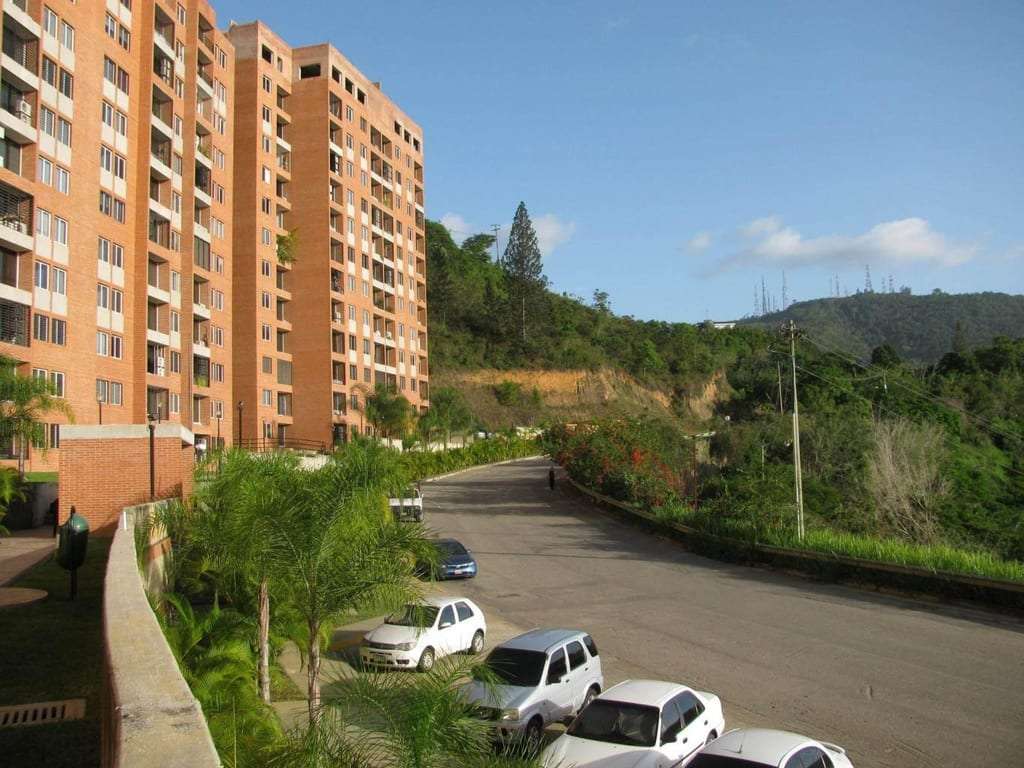 Apartment in Colinas de La Tahona, Caracas - 1