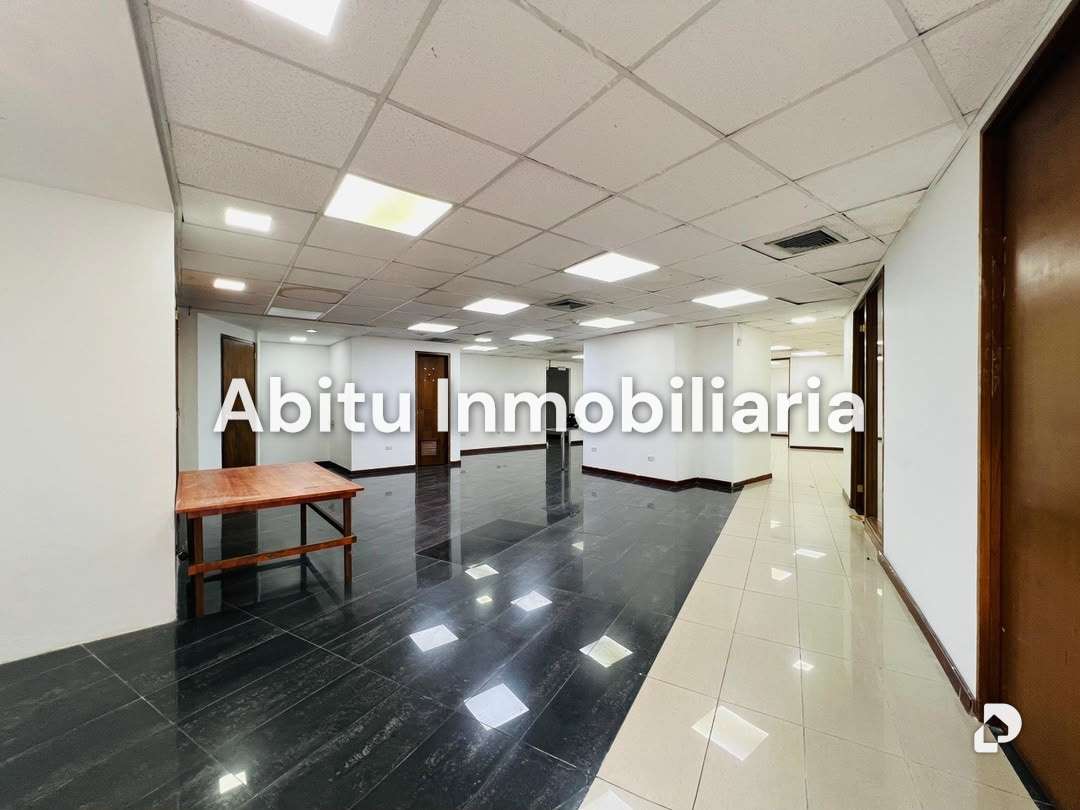 Local comercial en Chuao, Caracas – 1