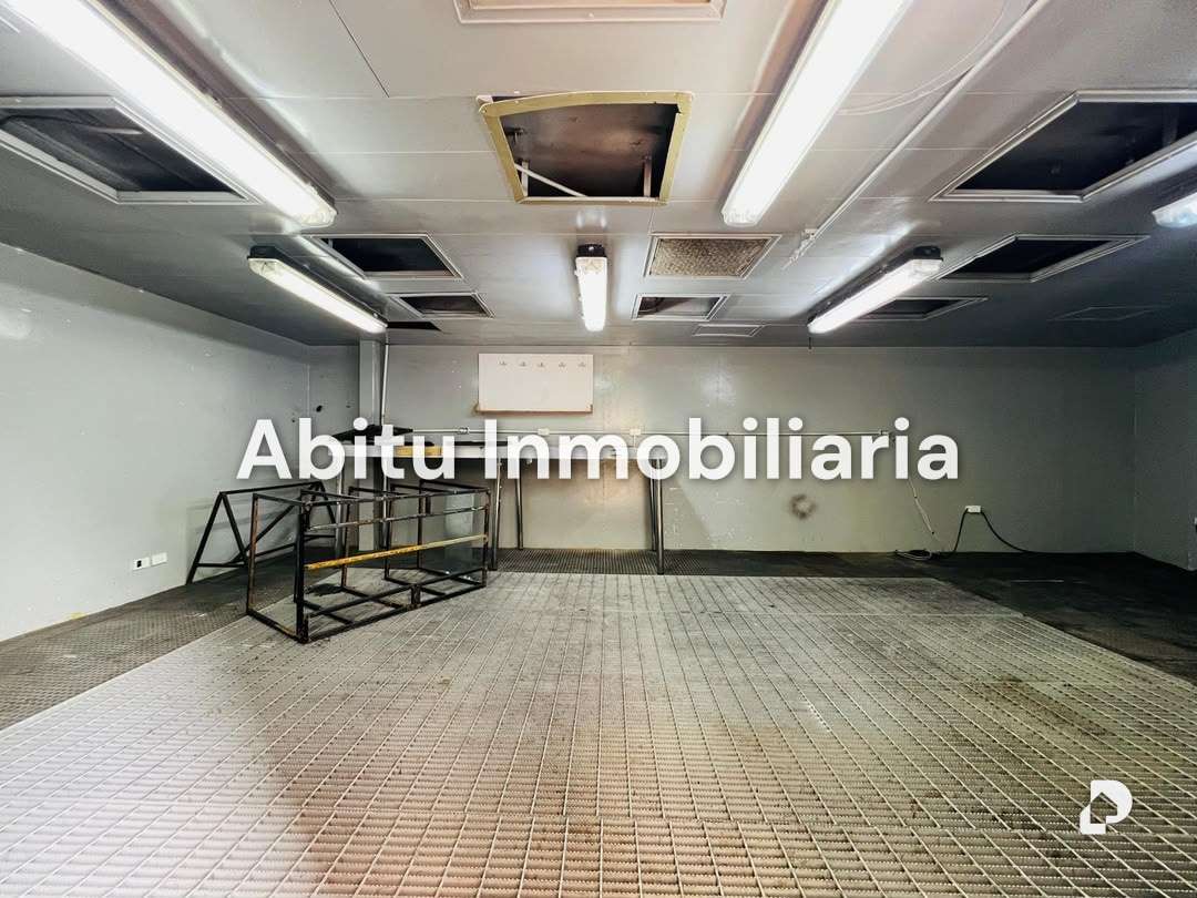 Local comercial en Chuao, Caracas – 9