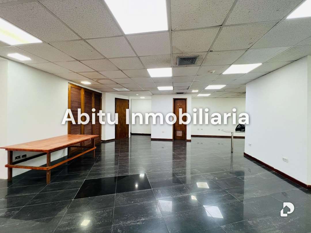 Local comercial en Chuao, Caracas – 6