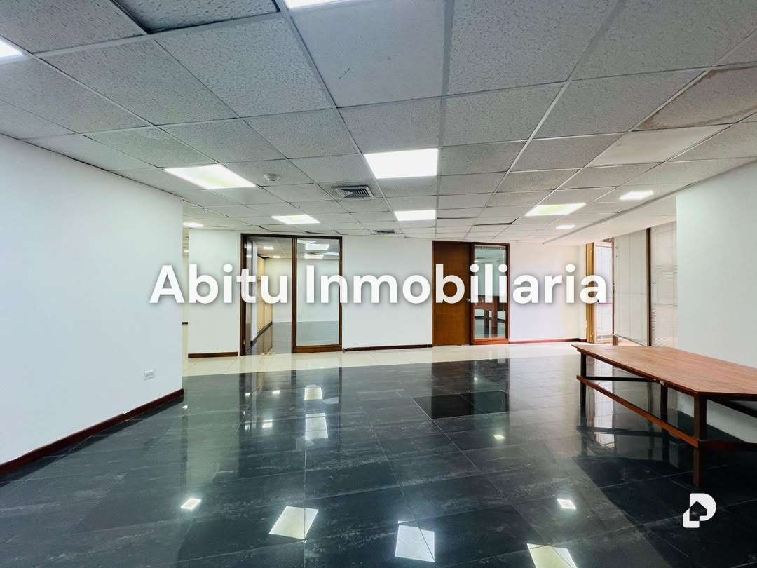 Local comercial en Chuao, Caracas – 15