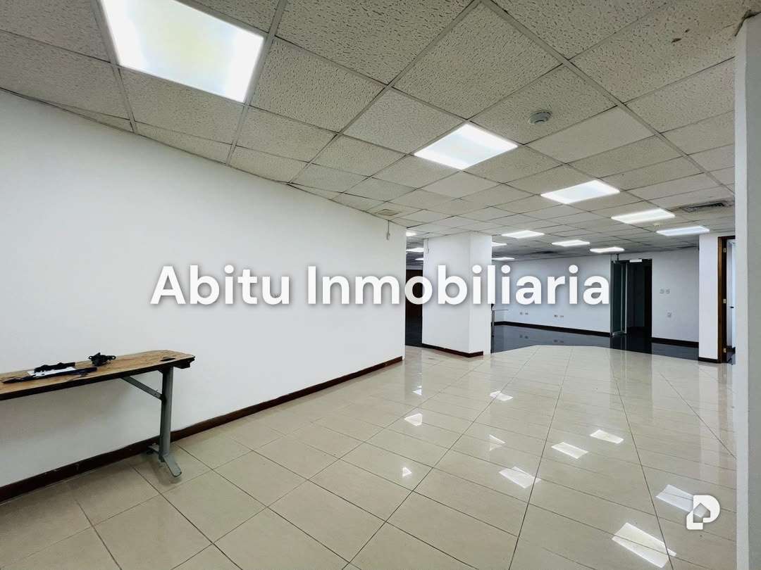 Local comercial en Chuao, Caracas – 4