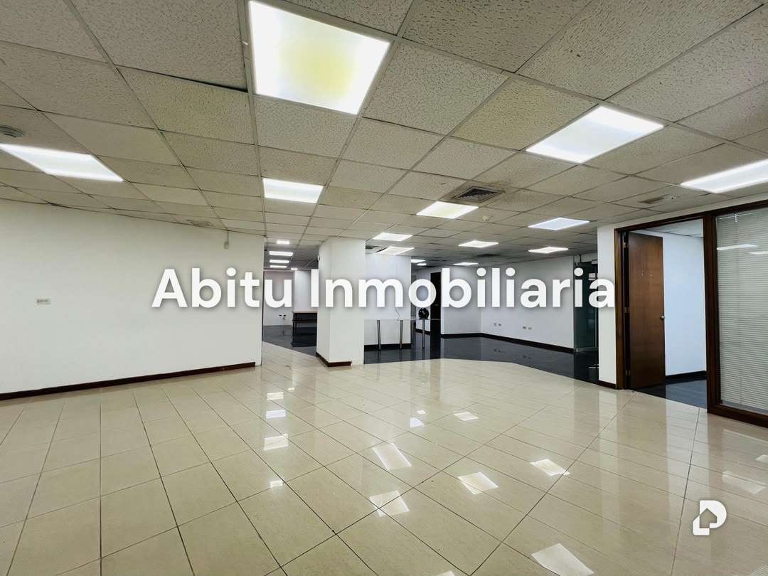 Local comercial en Chuao, Caracas – 18