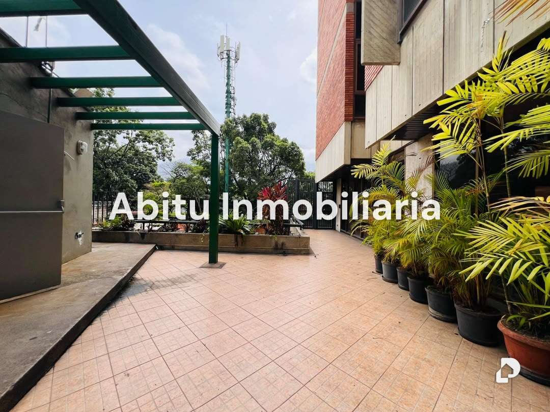 Local comercial en Chuao, Caracas – 22