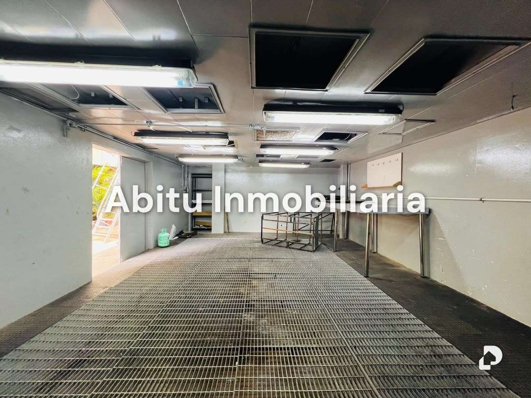 Local comercial en Chuao, Caracas – 8