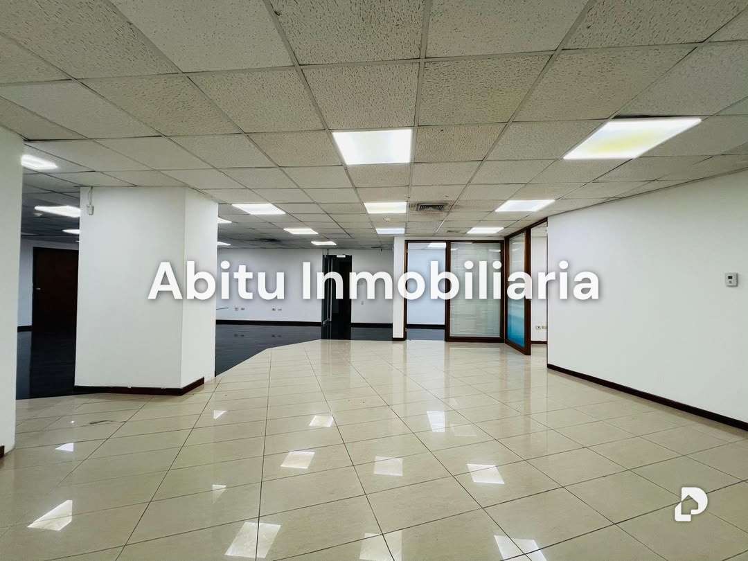 Local comercial en Chuao, Caracas – 2