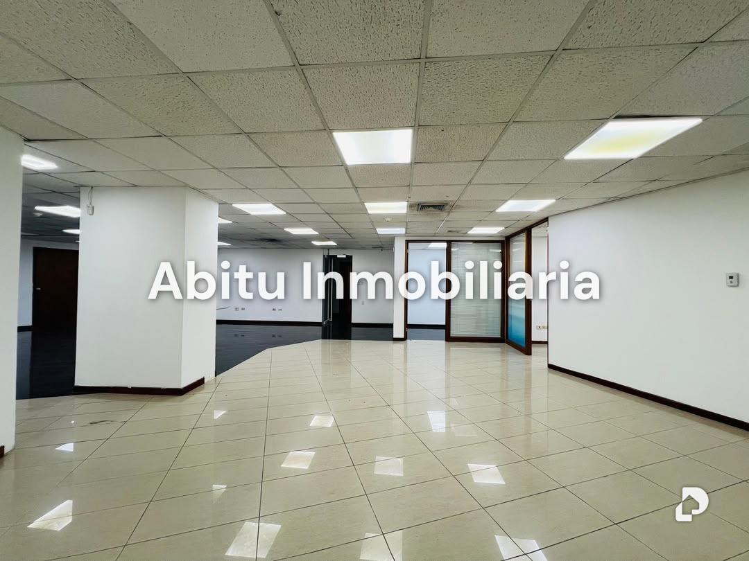 Local comercial en Chuao, Caracas – 2