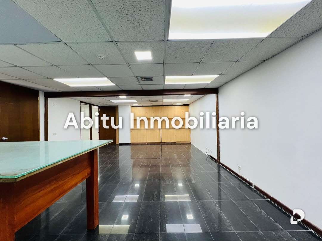 Local comercial en Chuao, Caracas – 13
