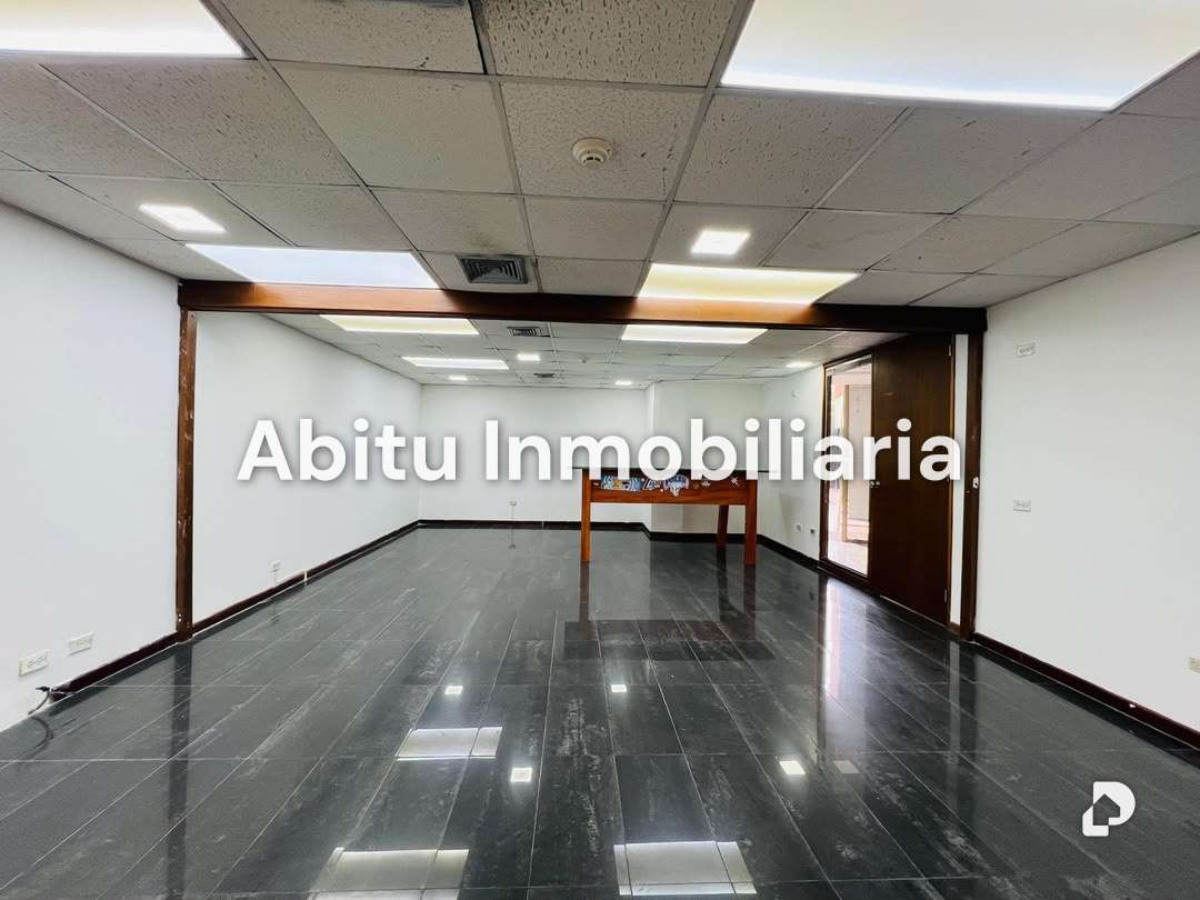 Local comercial en Chuao, Caracas – 5