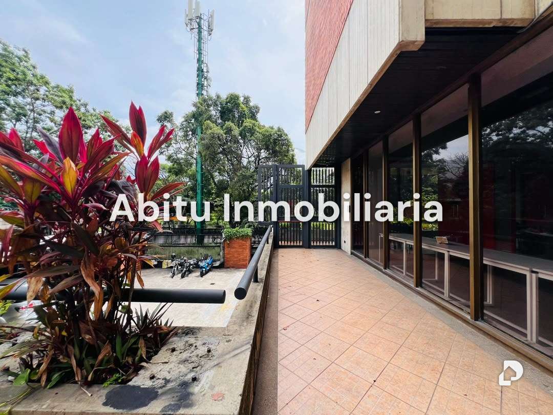 Local comercial en Chuao, Caracas – 7