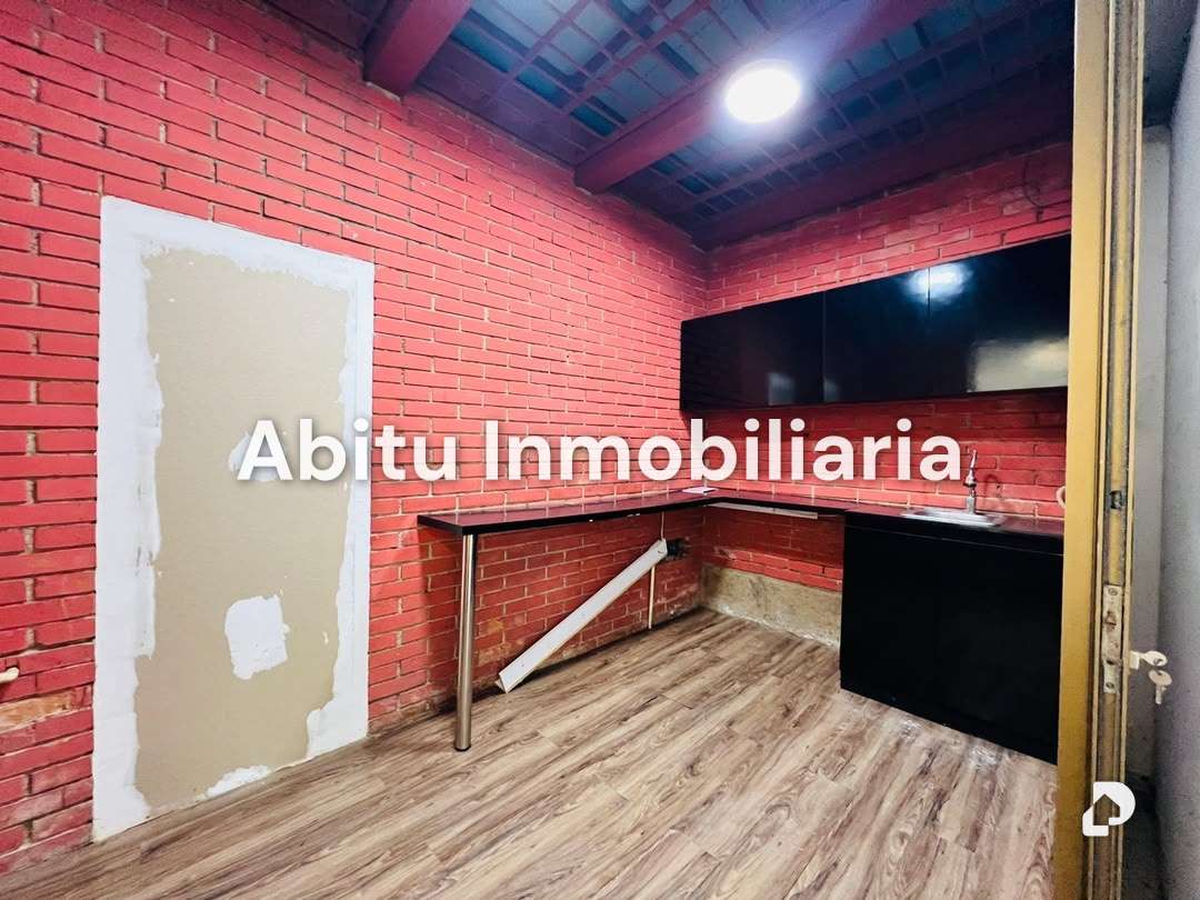 Local comercial en Chuao, Caracas – 11