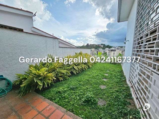 Casa en Cumbres de Curumo, Caracas – 27