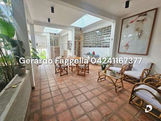 Casa en Cumbres de Curumo, Caracas – 26