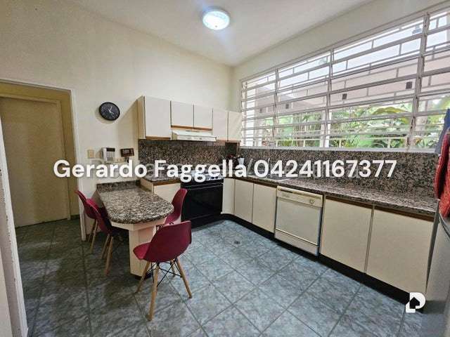 Casa en Cumbres de Curumo, Caracas – 15