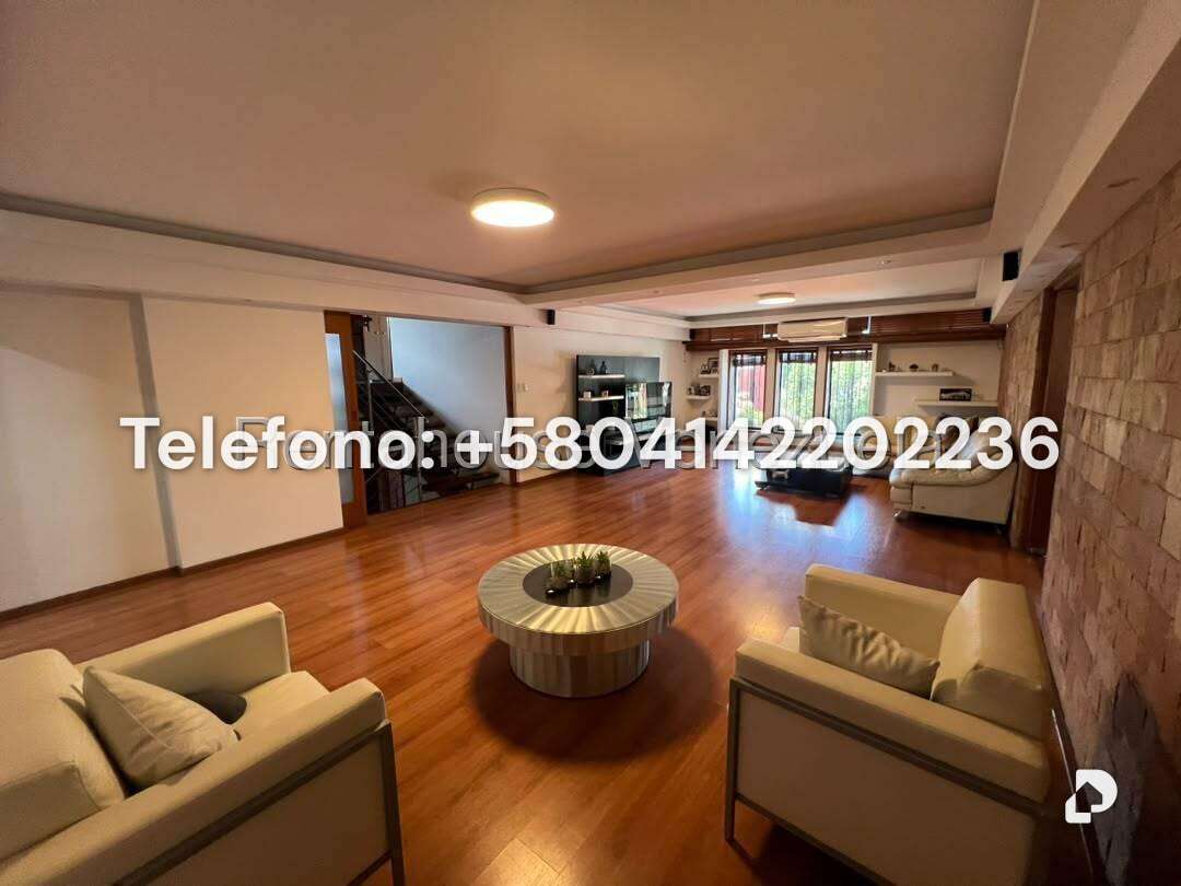 Casa en Cumbres de Curumo, Caracas – 25