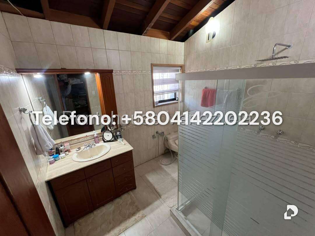 Casa en Cumbres de Curumo, Caracas – 17