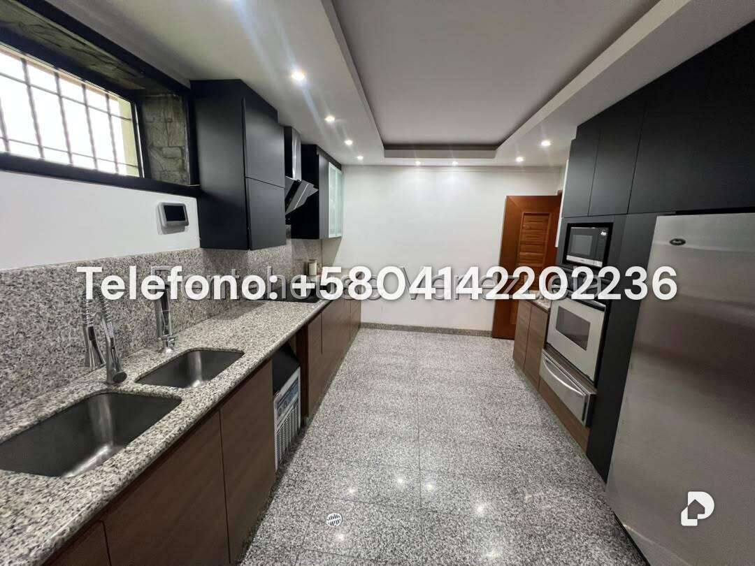 Casa en Cumbres de Curumo, Caracas – 42