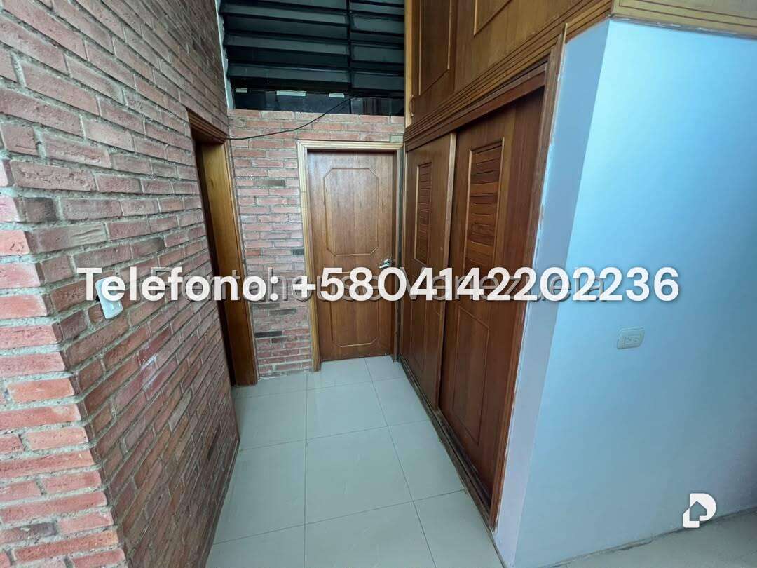 Casa en Cumbres de Curumo, Caracas – 91