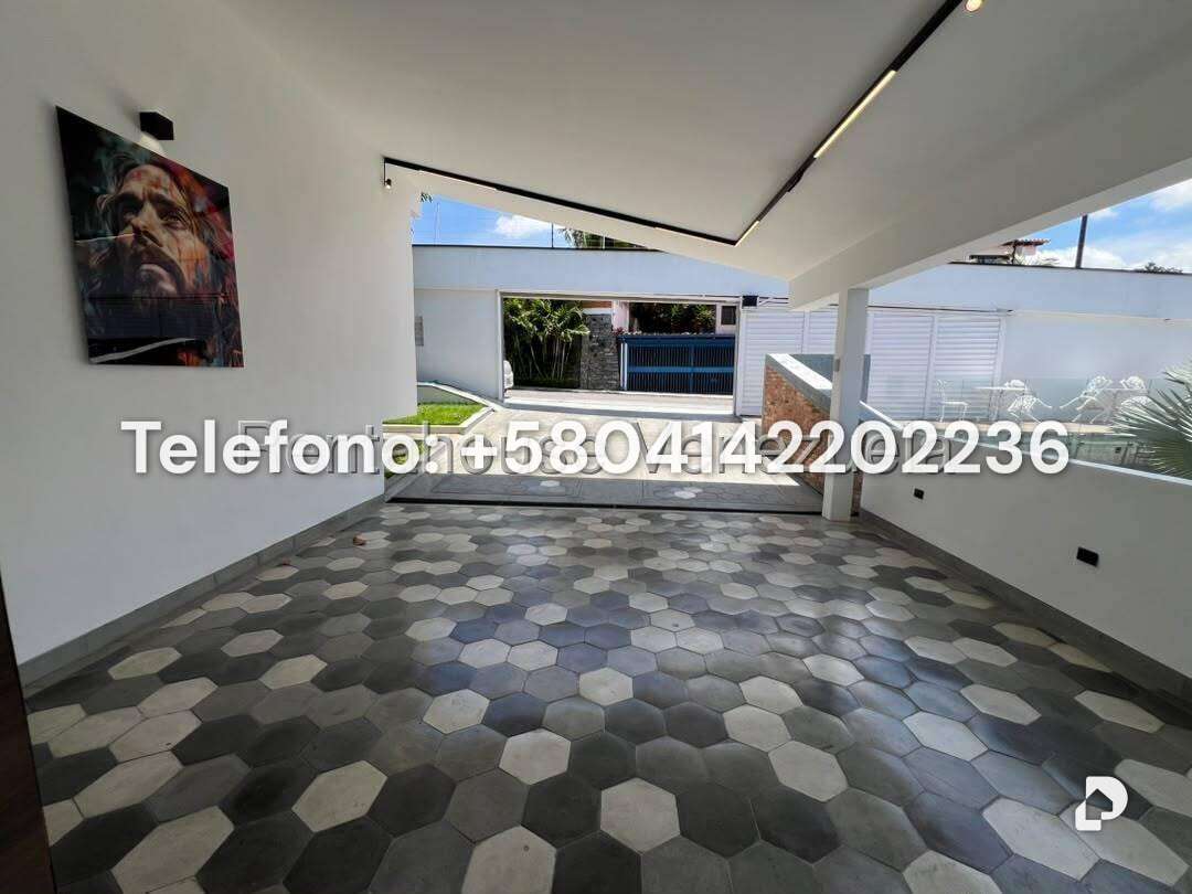 Casa en Cumbres de Curumo, Caracas – 96