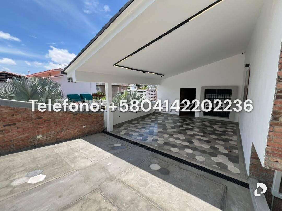 Casa en Cumbres de Curumo, Caracas – 98
