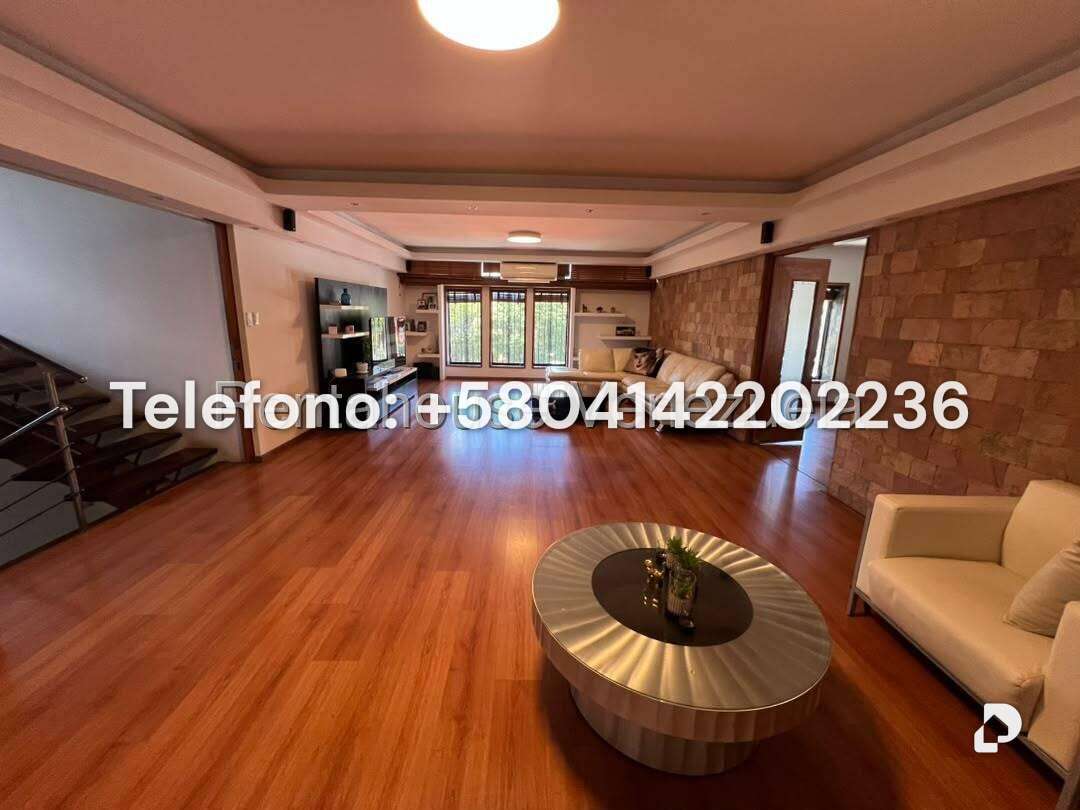 Casa en Cumbres de Curumo, Caracas – 24