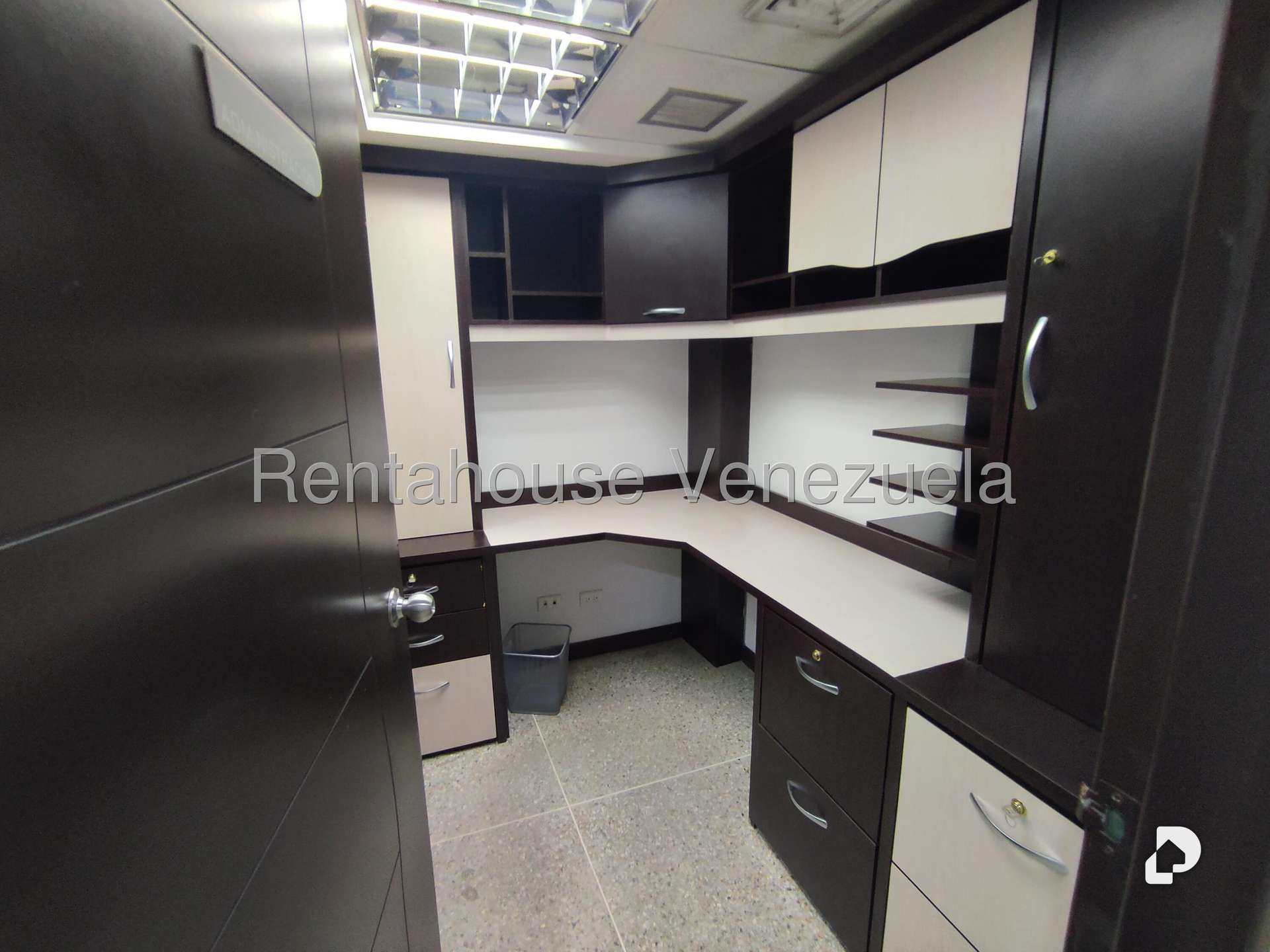 Local comercial en Parroquia Santa Rosalía, Caracas – 16