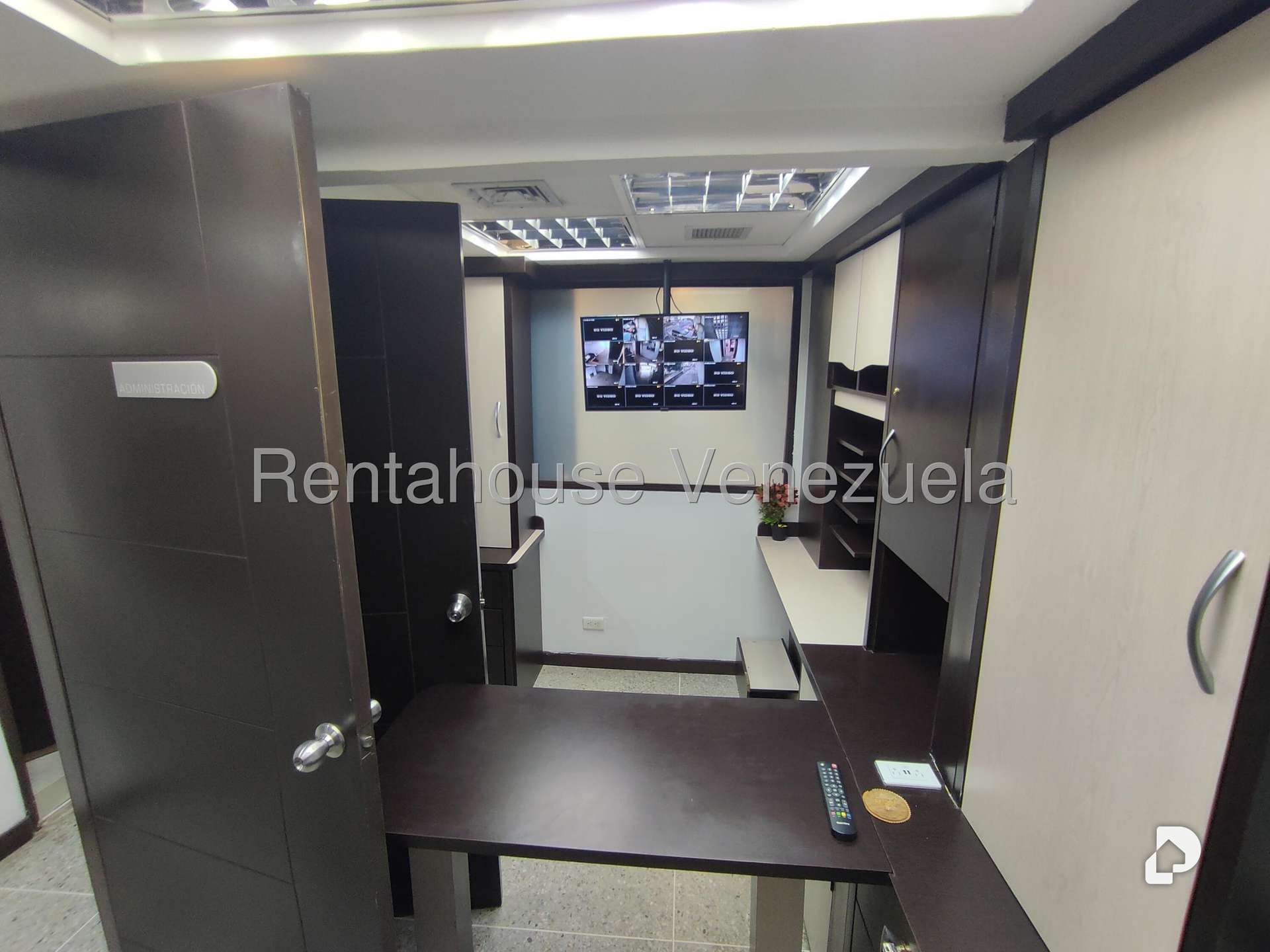 Local comercial en Parroquia Santa Rosalía, Caracas – 17