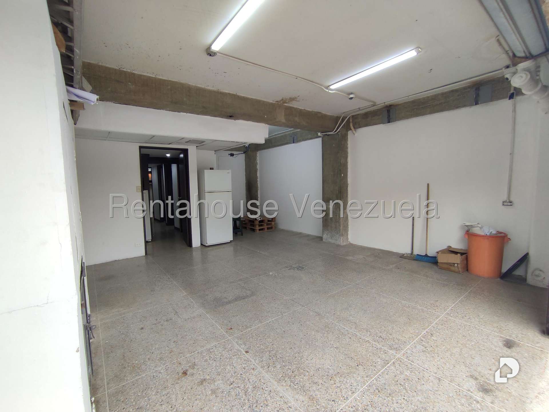 Local comercial en Parroquia Santa Rosalía, Caracas – 20