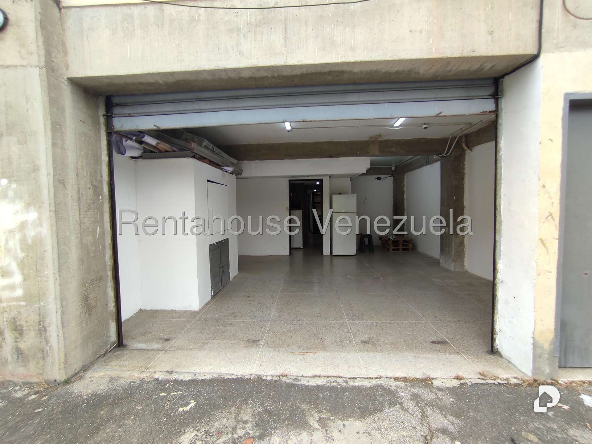 Local comercial en Parroquia Santa Rosalía, Caracas – 22