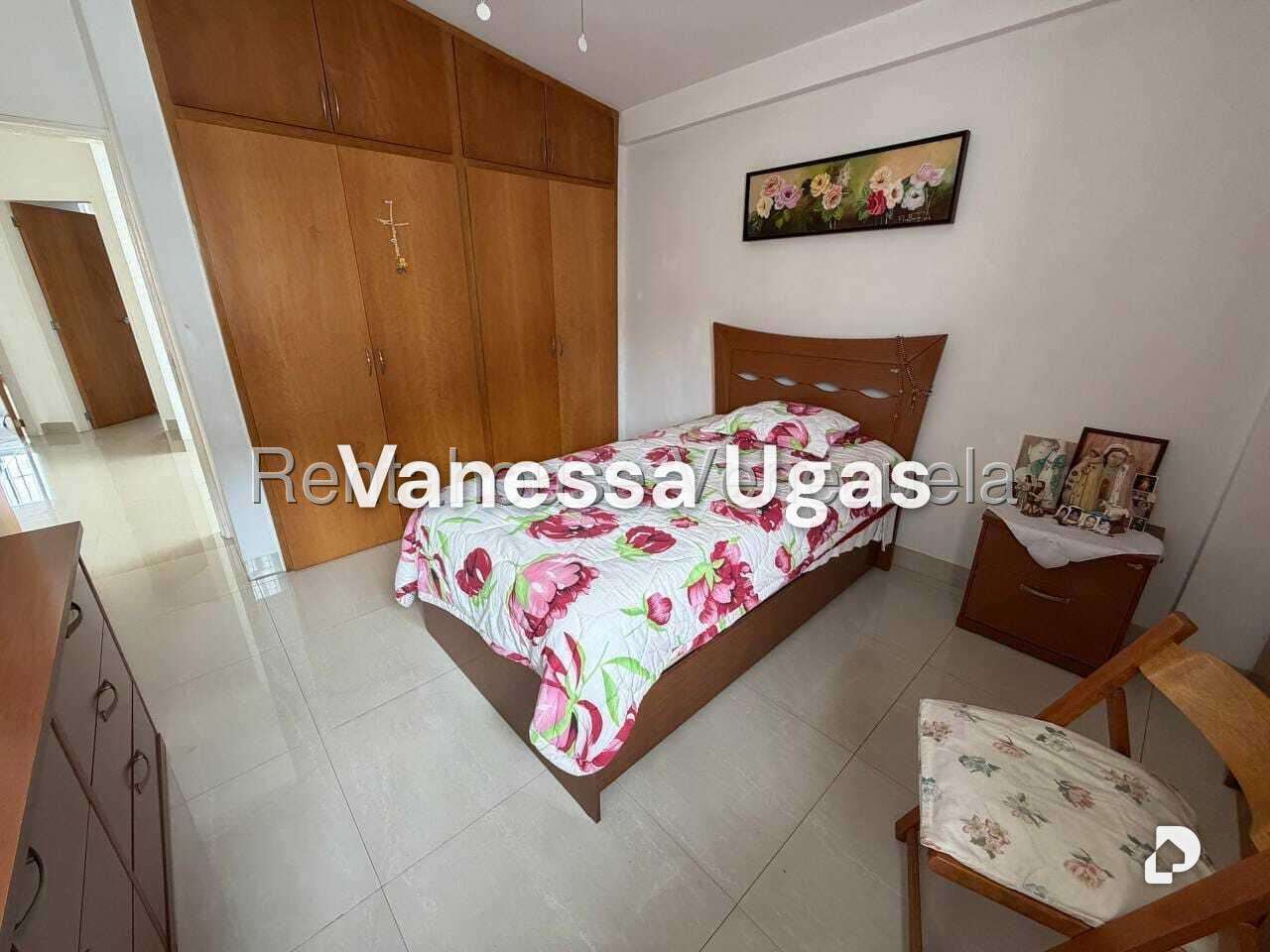 Casa en Alto Prado, Caracas – 25