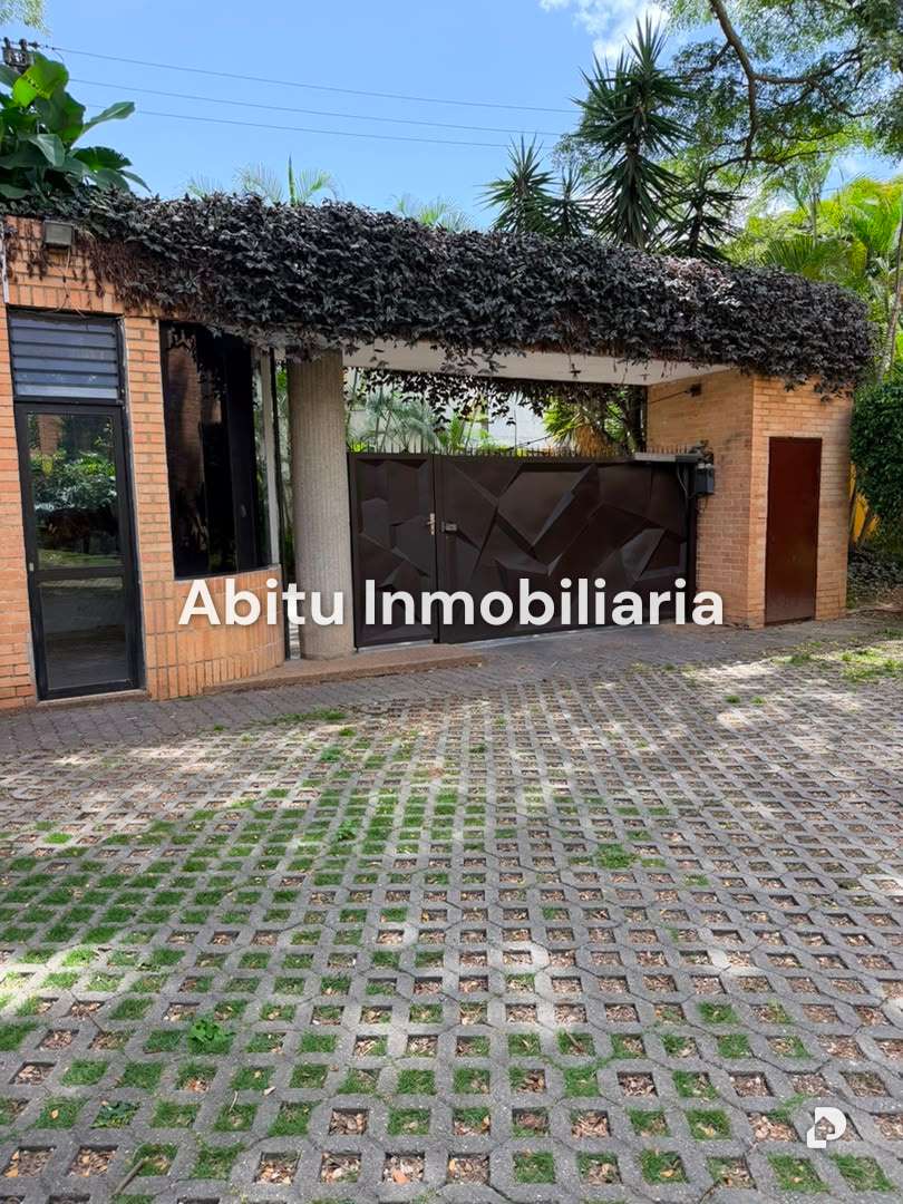 Casa en Prados del Este, Caracas – 33