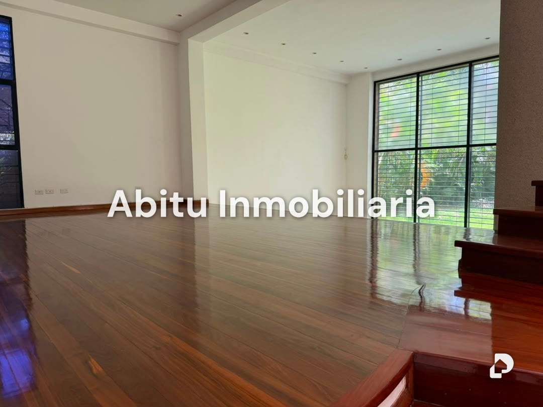 Casa en Prados del Este, Caracas – 19