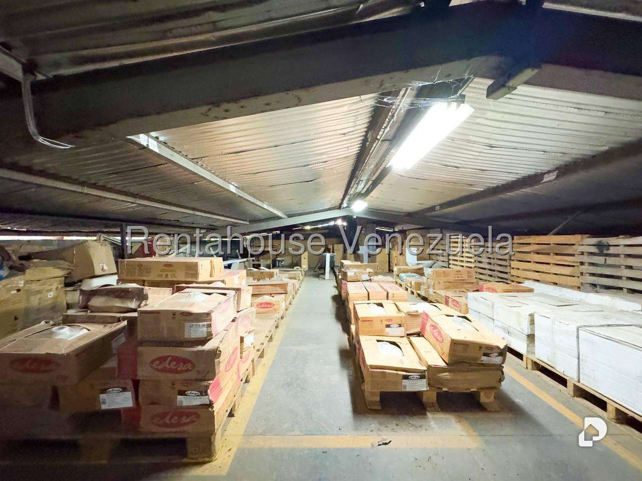 Local comercial en El Bosque, Caracas – 23