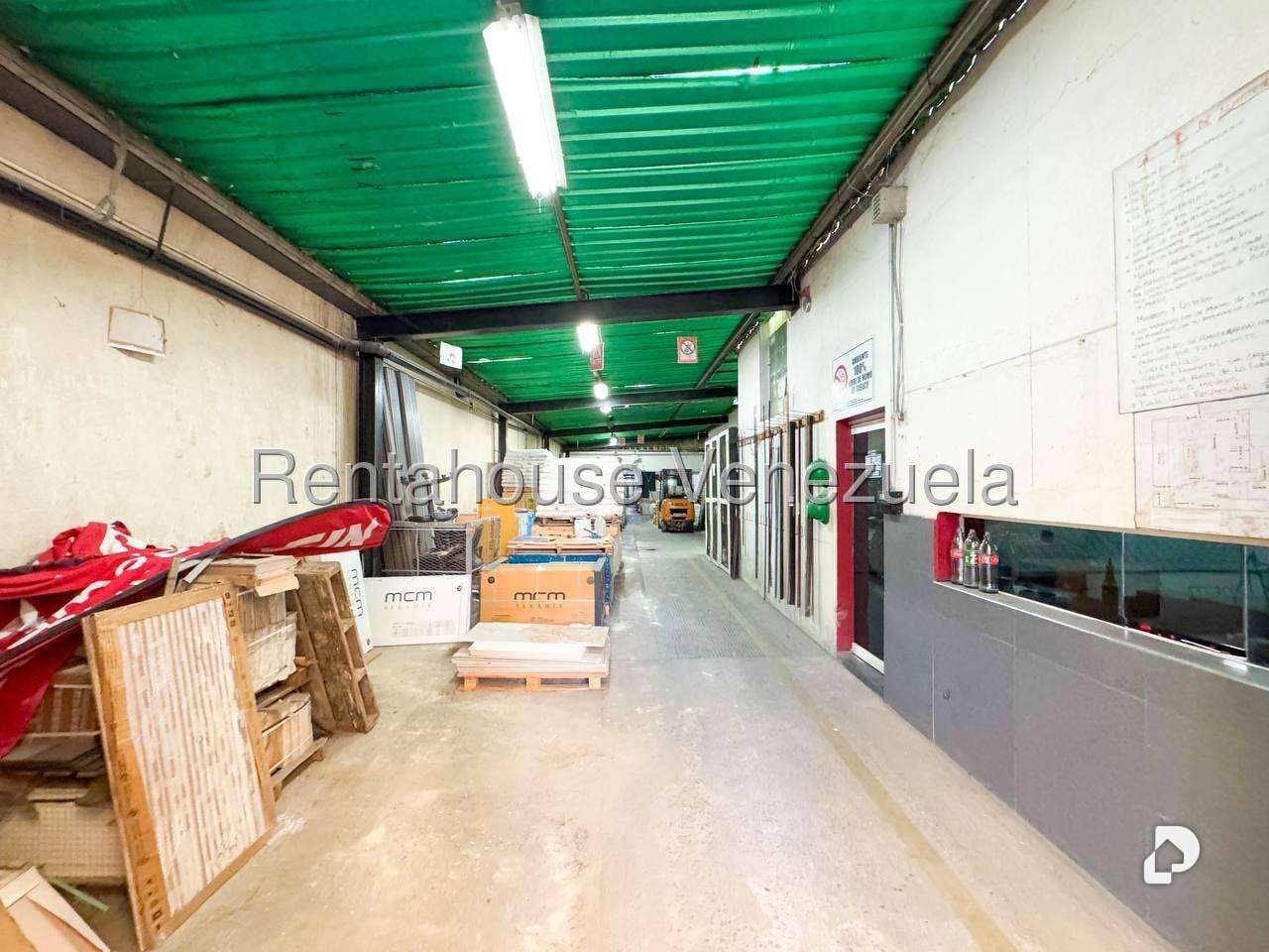 Local comercial en El Bosque, Caracas – 16