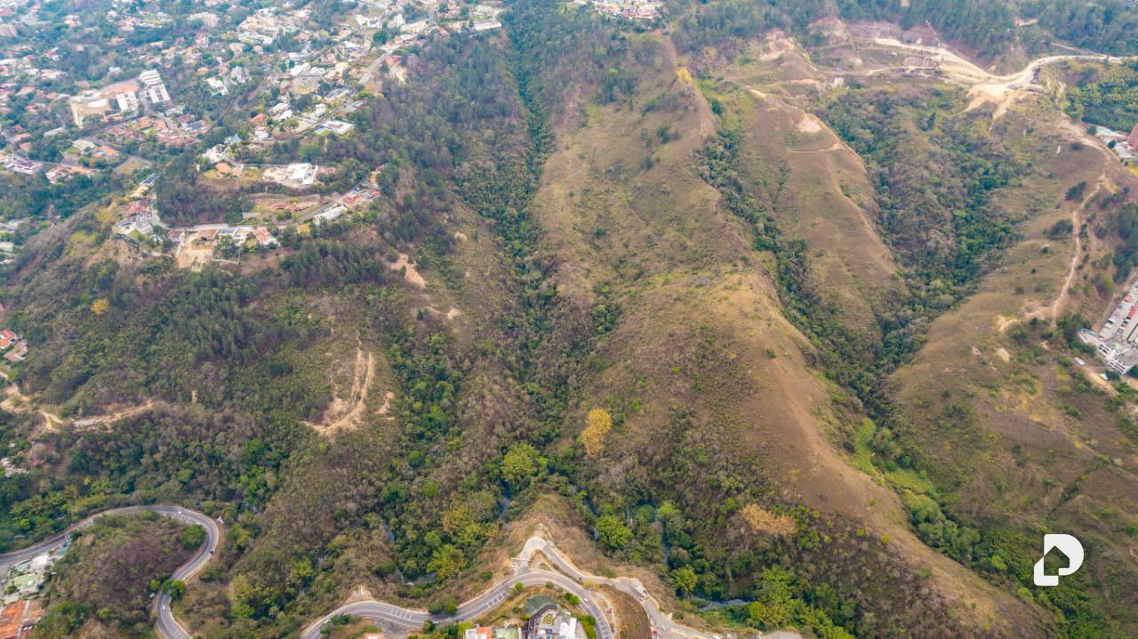 Land in Los Samanes, Caracas – 3