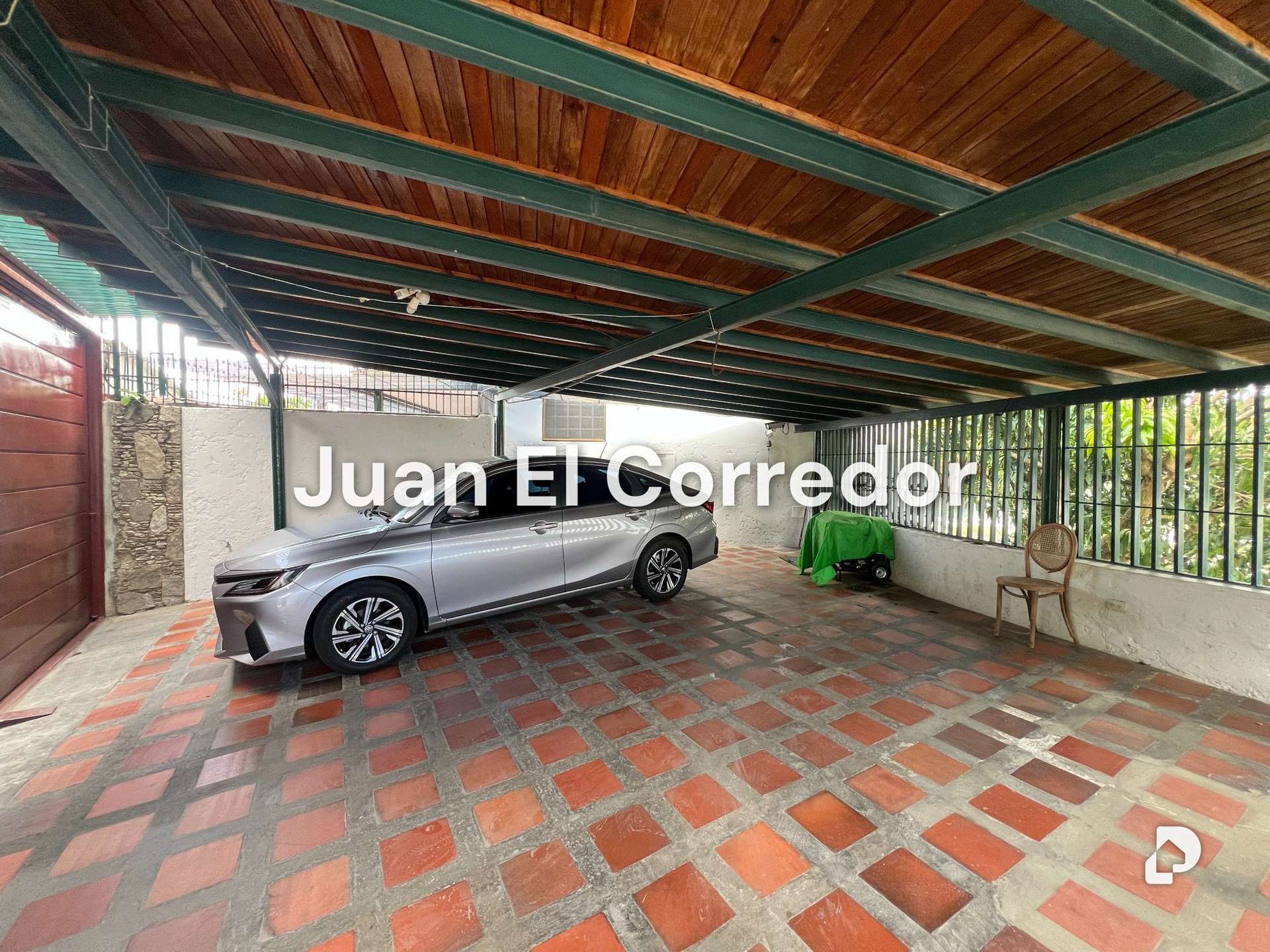 Casa en Lomas De La Trinidad, Caracas – 19