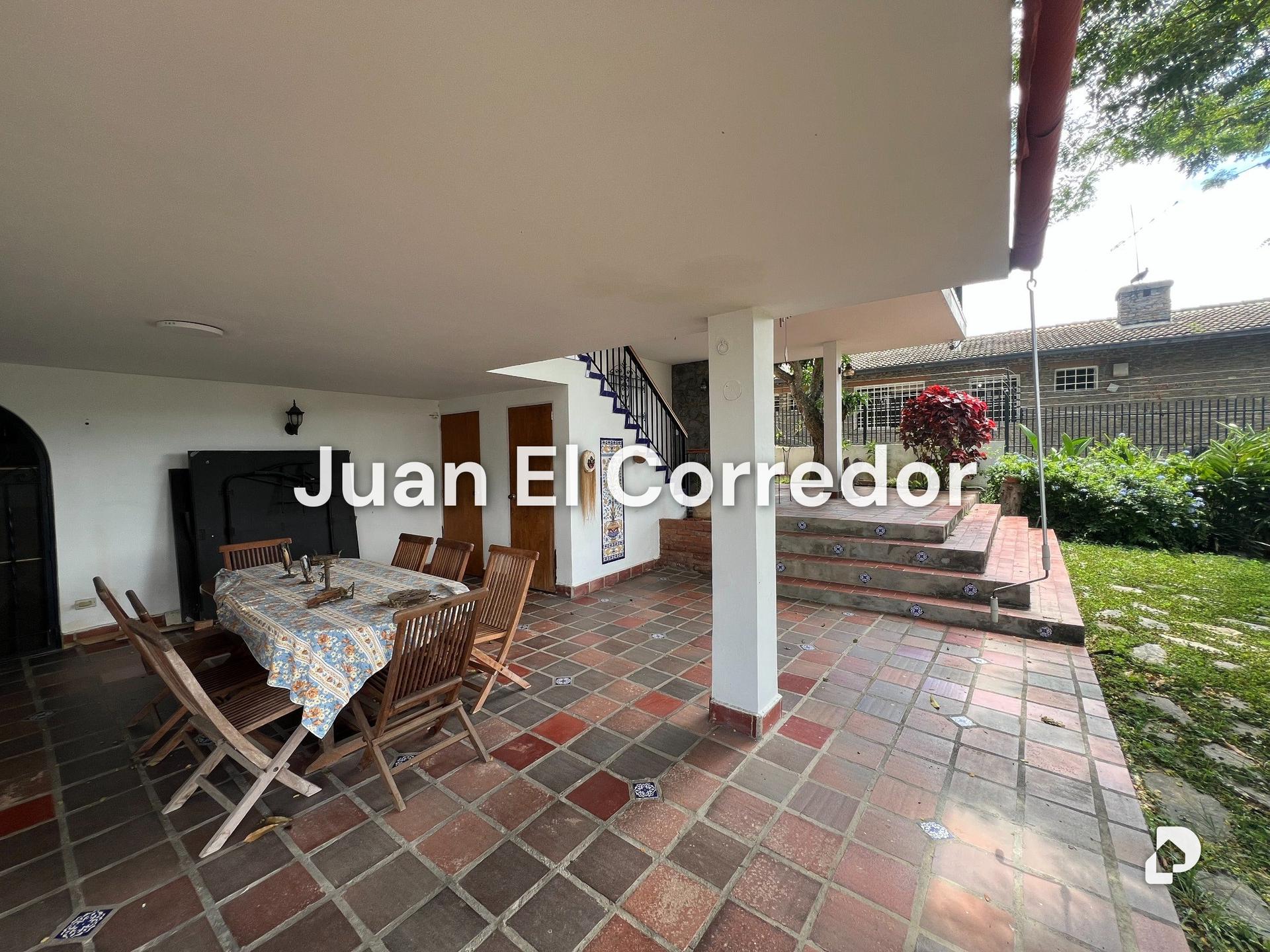 Casa en Lomas De La Trinidad, Caracas – 4