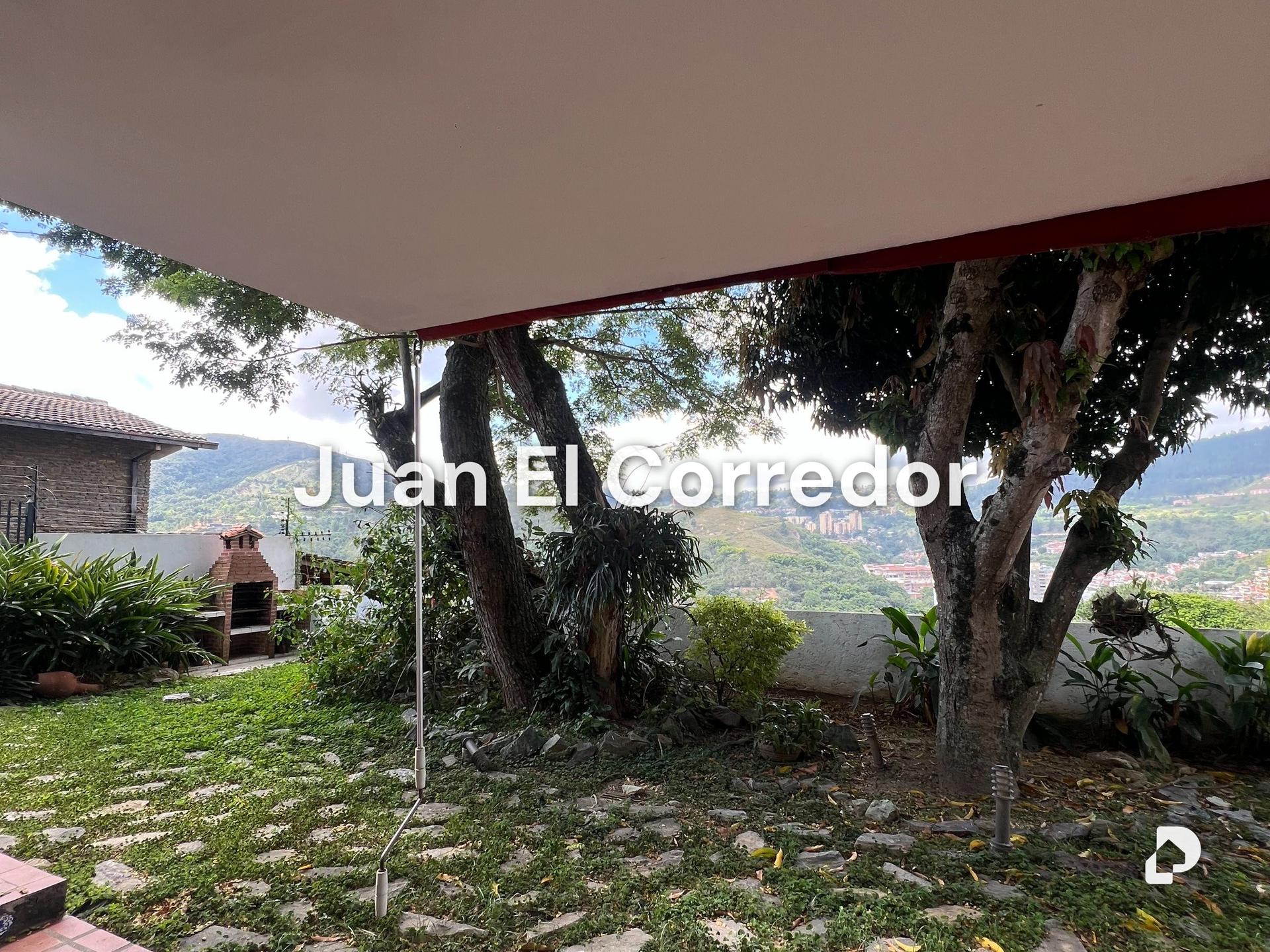 Casa en Lomas De La Trinidad, Caracas – 2