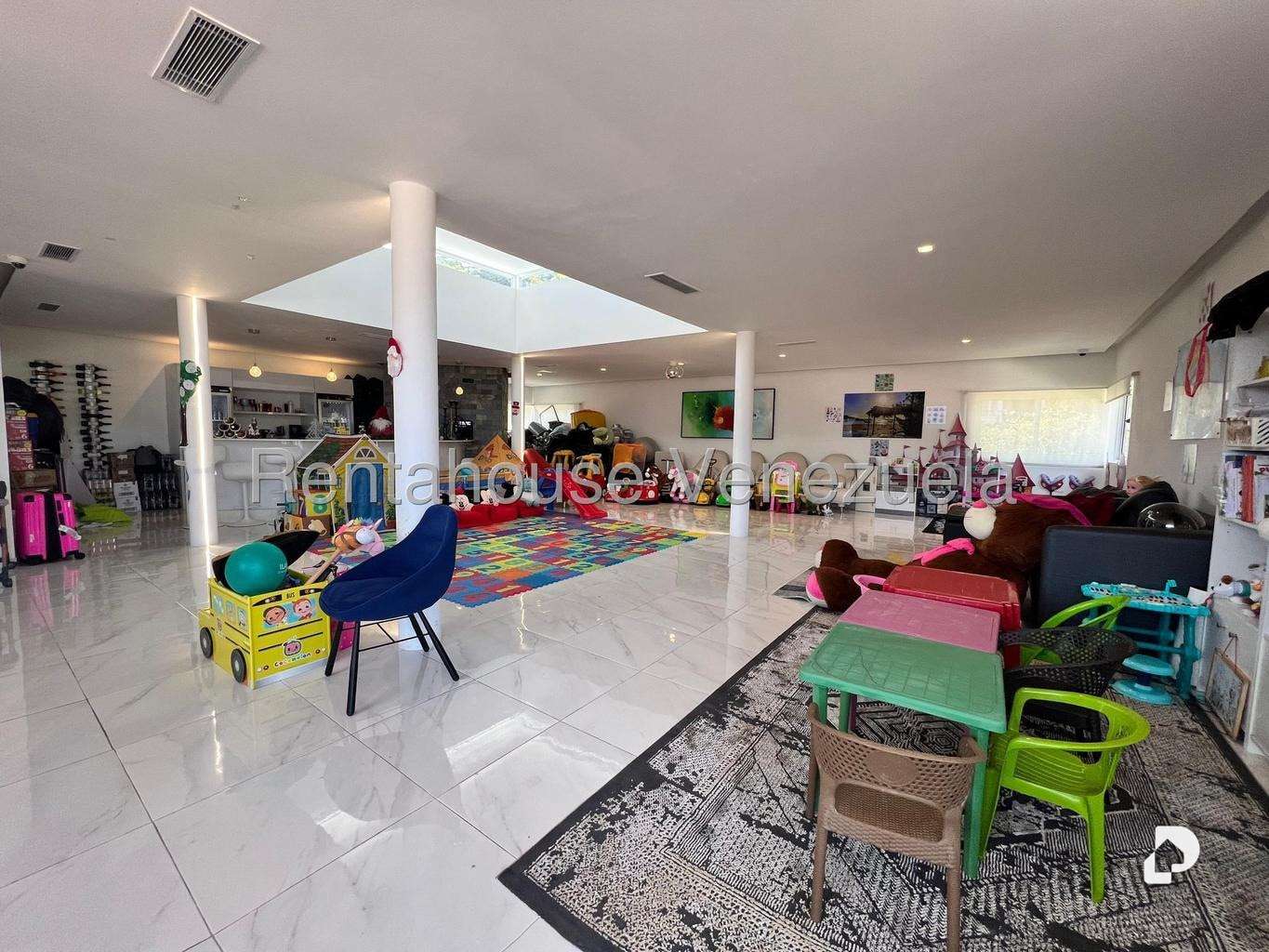 Casa en Santa Paula, Caracas – 28