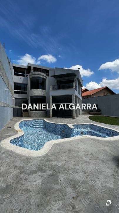 House in Guataparo Country Club, Valencia – 1