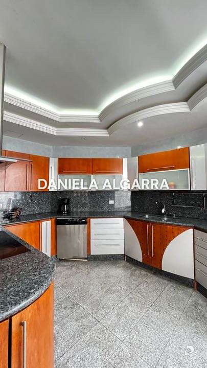 House in Guataparo Country Club, Valencia – 13