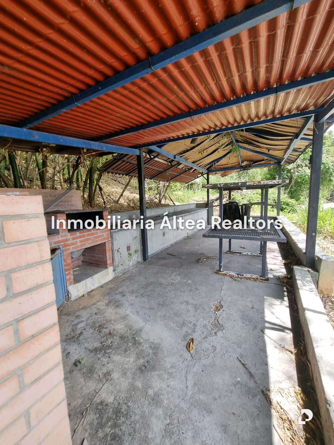 Terreno en La Trinidad, Caracas – 18