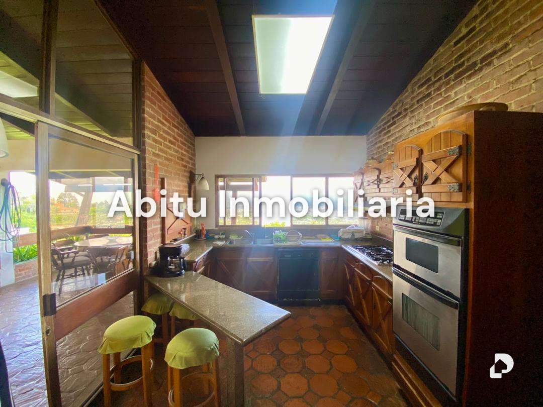 House in Alto Hatillo, Caracas – 12
