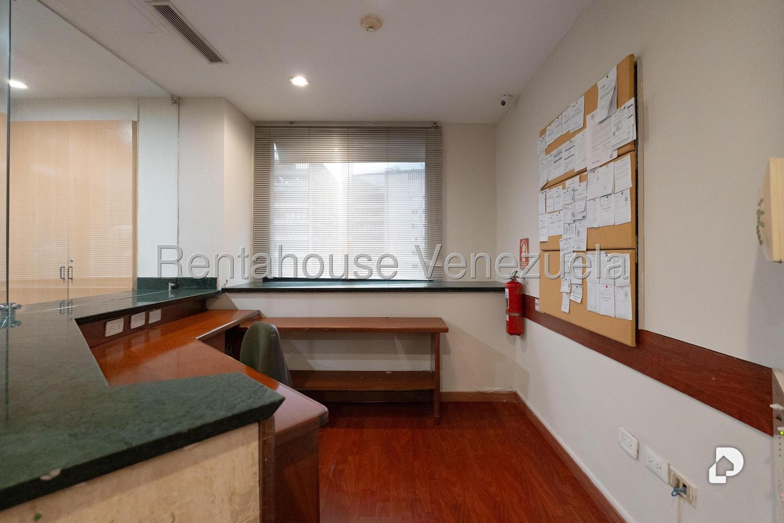 Oficina en Los Palos Grandes, Caracas – 5